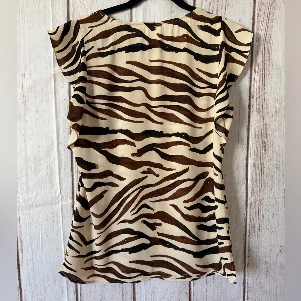 Cabi Simone Zebra Print Flutter Sleeve V-Neck Blouse XS - Picture 4 of 5